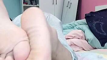 slim gay teen sucks sexy feet in foot fetish