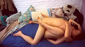 Amateur Couple Has Romantic Sex In Bed