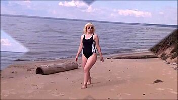 beautiful blonde works out with big tits and ass in the bath