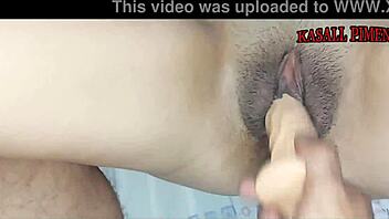 casada fazendo dp com duas rolas arregaçando a ninfeta 😈