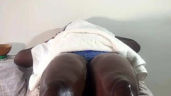 housewife gets yoni massage from muscular therapist 😏