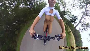 Outdoor adventure with bouncing boobs and fast self-pleasure