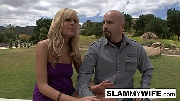 Guy lets his wife fuck a stranger 😏