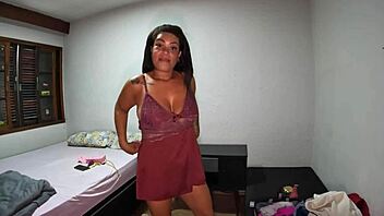 Behind The Scenes With Mara Souza's Wet Pussy!