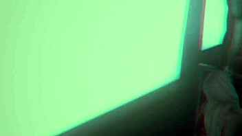 Tour Bus Slut in Second Life Takes Big Black Cock Outdoors!