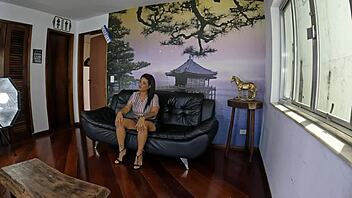 Behind The Scenes With Mara Souza's Wet Pussy!