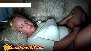 chaturbate milf shows big tits and ass