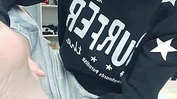 slim gay teen sucks sexy feet in foot fetish