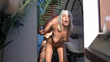 Young Australian babe gets pounded for cash, so hot! 💦