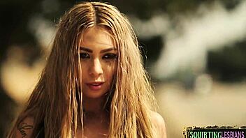 Militær frue slikker fanges fitte i intens lesbisk møte