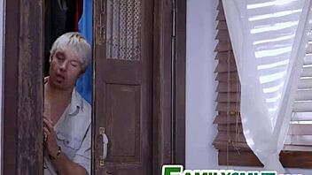 Teen scout subtly shows her talents to family