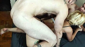 Naughty boyfriend makes woman and gay friend suck his dick 😏