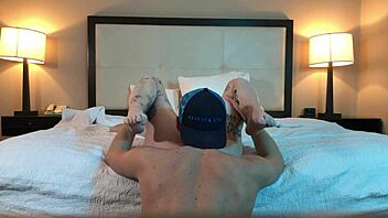 hot tatted petite beauty licks pussy like a pro