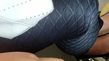 Damn! Harassing A Mature Curvy MILF On Lima Streets!