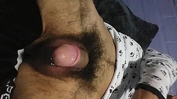 Gay amateur Pentelhudo's erotic journey ends in orgasm and moans
