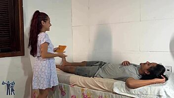 mi madrastra me descubre masturbándome y se ofrece a que le lama el coño 😍 ese culo redondo me tenía hambre tragalo perra