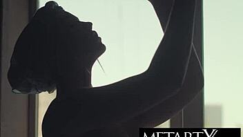 Latina plays hairy pussy 😍