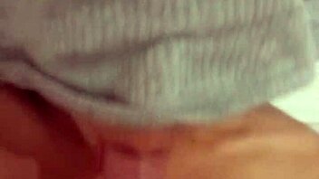 why does that libertarian bitch suck my kirchnerist cock?