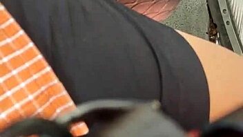 Damn! Harassing A Mature Curvy MILF On Lima Streets!