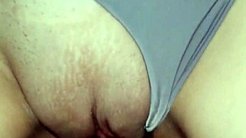 Young Wife's Shaved Pussy Creampied