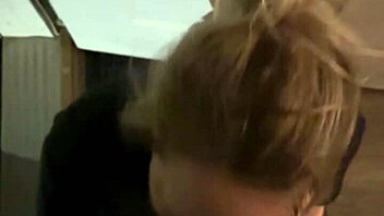 Amateur couple’s steamy encounter in a hotel doorway
