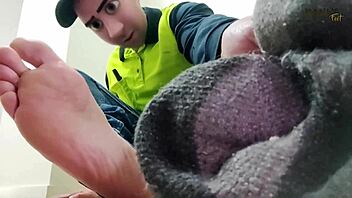 أب زوج مثلي يشارك سر مع ابنه الزوج ويغرق عاطفياً!