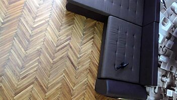 Mugur and Kitana explain instructions before hardcore masturbation action