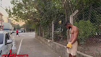 Dois Negoes Dotados Fodem Cuzinho Do Branquinho Virgem