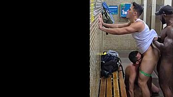 hot bathroom bang at the bus terminal! 🚽