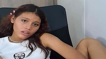 Anime Hentai Pussy Stretched With Wild Dildo Play!