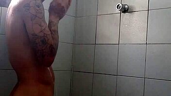washing my dick after some fun 😏