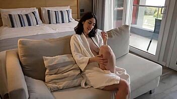 Hotel Maid Caught In Jacuzzi Does Anything To Avoid Firing - Amateur Double Cumshot