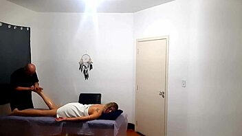 She Went To Get A Massage But Was Surprised By The Therapist Who Ejaculated In Her 😲