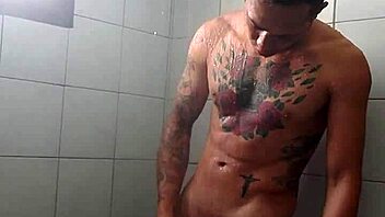 washing my dick after some fun 😏
