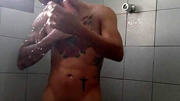 washing my dick after some fun 😏