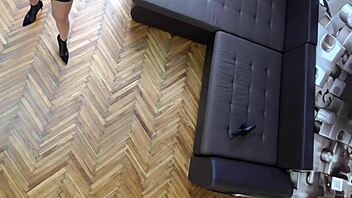 Mugur and Kitana explain instructions before hardcore masturbation action