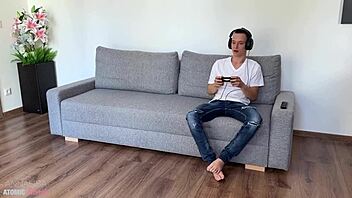 Privéles: Blonde lerares verleidt student voor natte Italiaanse neukpartij