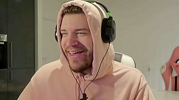 the biggest plot hole in my hero academia leaves her feeling so cummy and uncensored