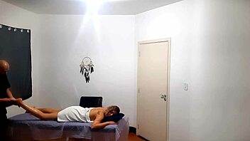 She Went To Get A Massage But Was Surprised By The Therapist Who Ejaculated In Her 😲