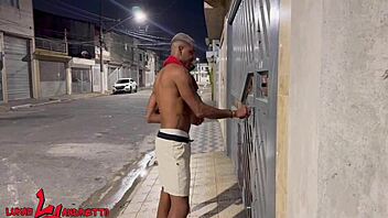 Dois Negoes Dotados Fodem Cuzinho Do Branquinho Virgem