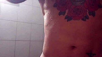 washing my dick after some fun 😏