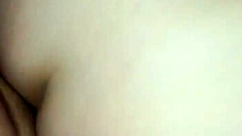 Şişman Orospu Sarışın Derin Boğazlıyor ve Kıç Sikiyor