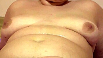 golden shower on girlfriend, licking wet pussy in lesbian piss play