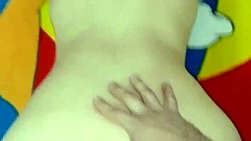 Me clave a la hermana de mi esposa mientras viene de visita tiene más culo que mi esposa.