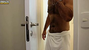 real cock action with brazilian bodybuilder daddy 😏