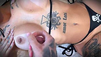 Rødhåret knuller Ghostface på halloween!