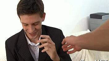 Watch Built Hunks Engage in Raw Gay Porn Fucking!