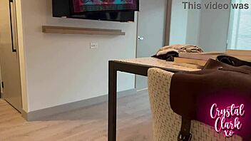 Мащехата ме изненадва с посещение в колежа