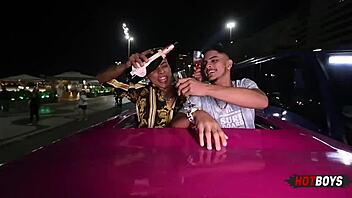 Comemorei Meu Aniversário Numa Limousine