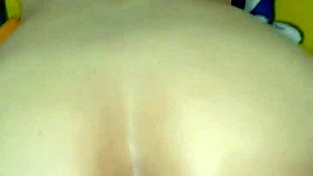 Me clave a la hermana de mi esposa mientras viene de visita tiene más culo que mi esposa.